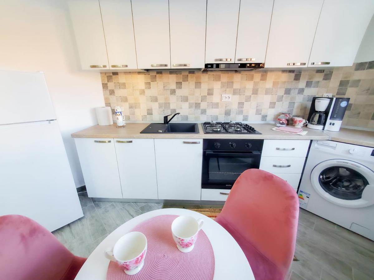 Unique Hotel Apartments 이아시 외부 사진